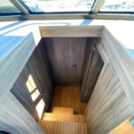 Zdjęcie xejścia pod pokład na Futura 40 FLY Hybrid